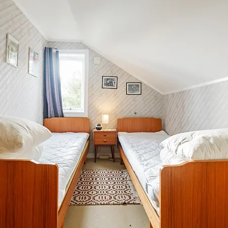 Norheim, Nordlandshus I Fredelig Vik Holiday home